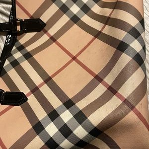 COPY - Burberry tote